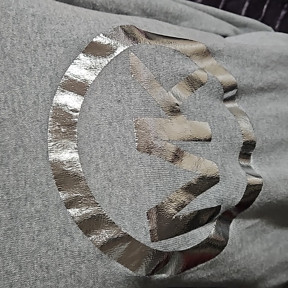 Michael Kors Long Sleeve Silver Graphic Sweater with high low size Medium - Picture 3 of 8